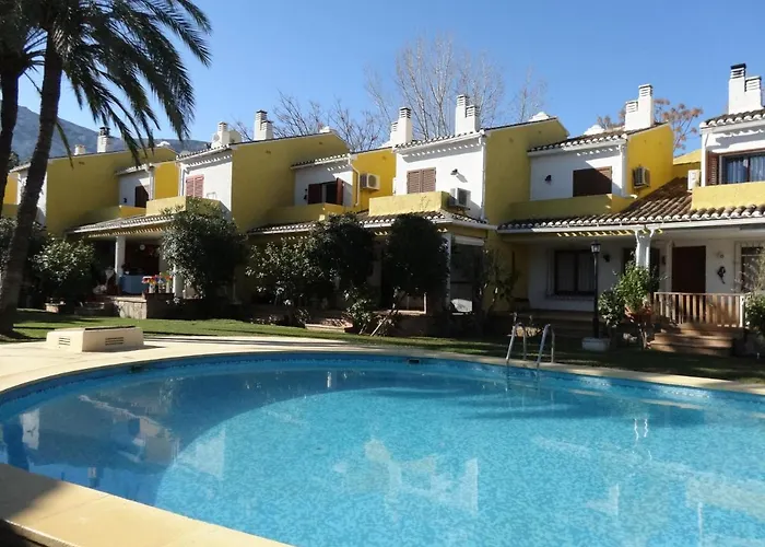 Апартаменти El Cau Del Montgo *